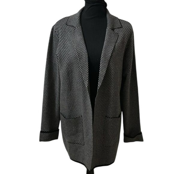 Kathy Ireland Plaid Gray/Black Open Front Sweater Blazer(Size Medium) - Picture 2 of 8